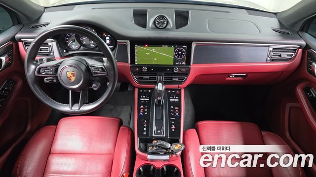 Porsche Macan 2023 — photo 10