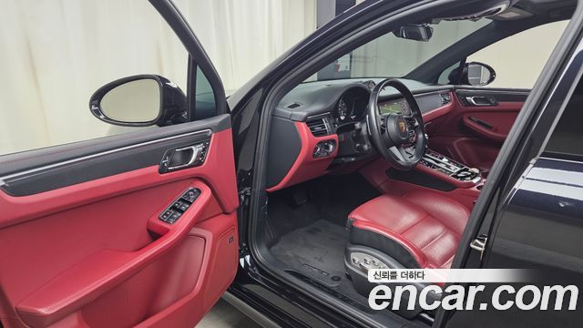 Porsche Macan 2023 — photo 13