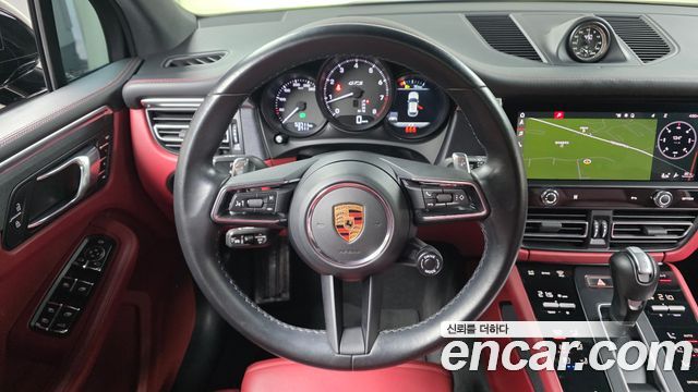 Porsche Macan 2023 — photo 20