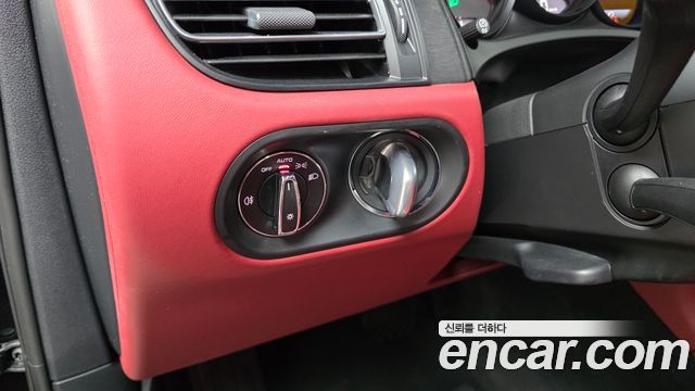 Porsche Macan 2023 — photo 26