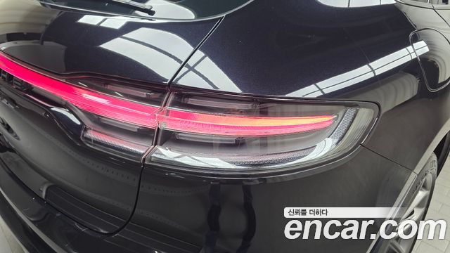 Porsche Macan 2023 — photo 9