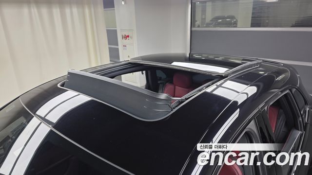 Porsche Macan 2023 — photo 28
