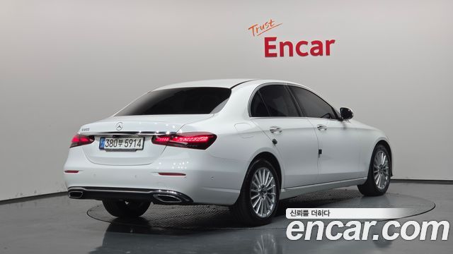 Mercedes-Benz E-Class 2021 — photo 2