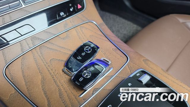 Mercedes-Benz E-Class 2021 — photo 21