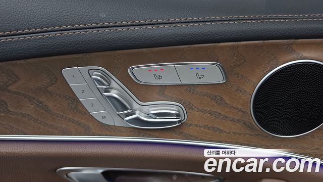 Mercedes-Benz E-Class 2021 — photo 29