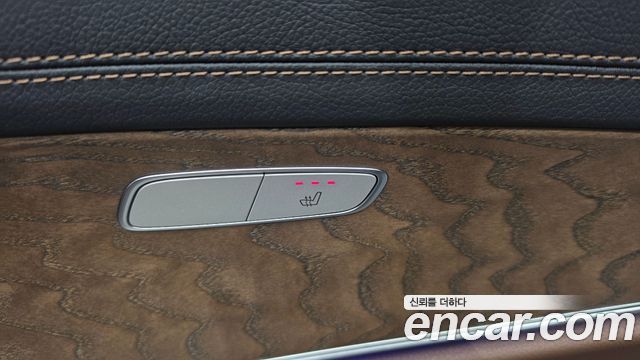 Mercedes-Benz E-Class 2021 — photo 30