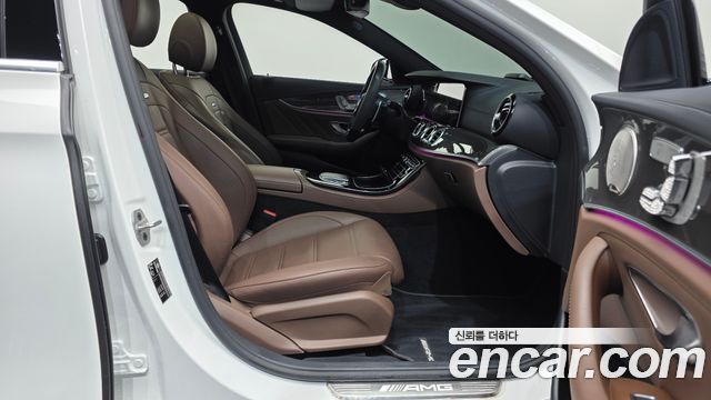 Mercedes-Benz E-Class 2021 — photo 11