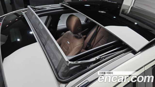 Mercedes-Benz E-Class 2021 — photo 19