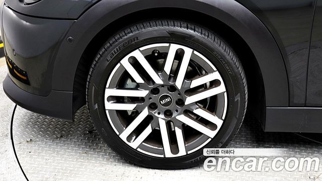 Mini Cooper Convertible 2025 — photo 5