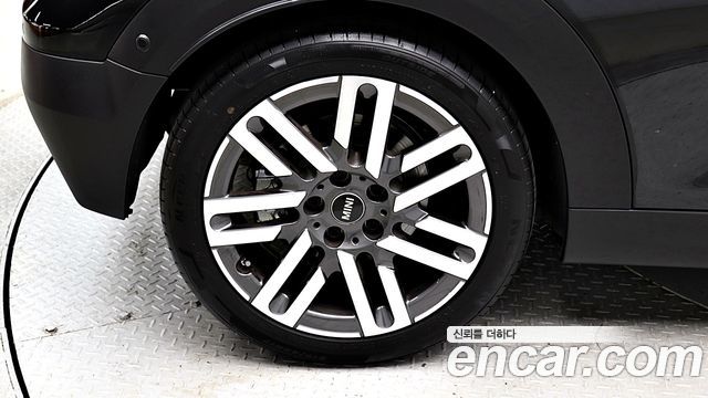 Mini Cooper Convertible 2025 — photo 8