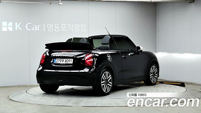 Mini Cooper Convertible 2025 — photo 12