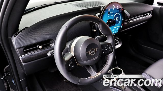Mini Cooper Convertible 2025 — photo 19