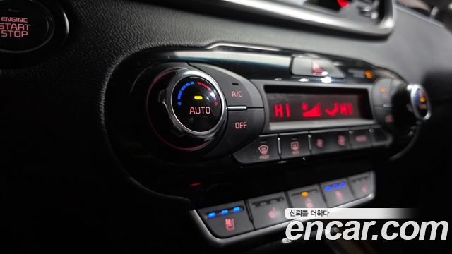 Kia Sorento 2016 — photo 23