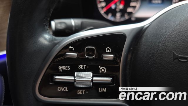 Mercedes-Benz E-Class 2019 — photo 24