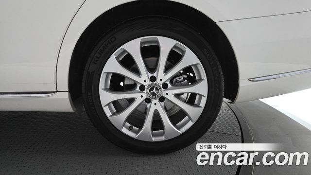 Mercedes-Benz E-Class 2019 — photo 7