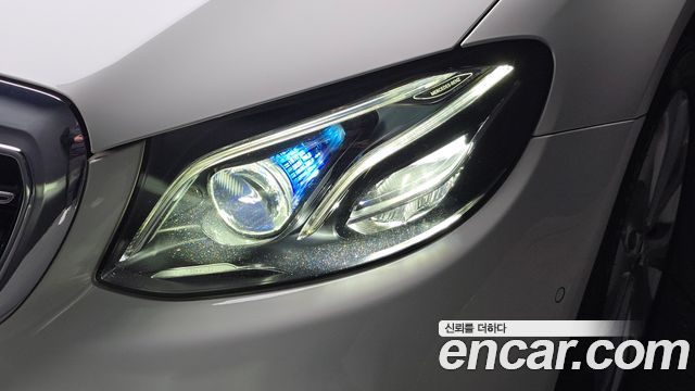 Mercedes-Benz E-Class 2019 — photo 8