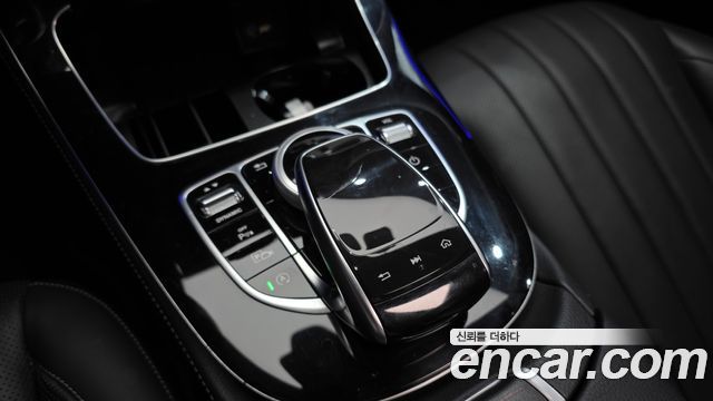 Mercedes-Benz E-Class 2019 — photo 27