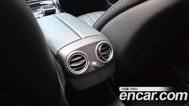 Mercedes-Benz E-Class 2019 — photo 28