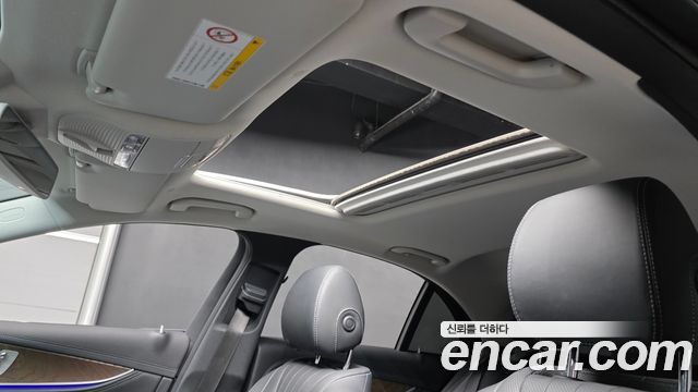 Mercedes-Benz E-Class 2019 — photo 31