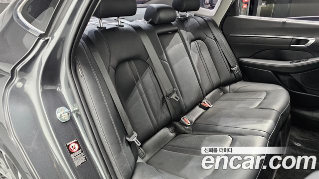 Hyundai Sonata 2022 — photo 17