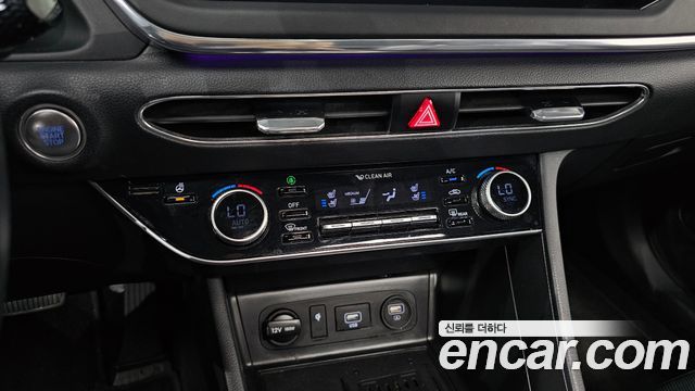 Hyundai Sonata 2022 — photo 24