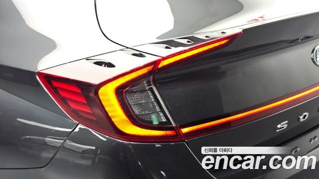 Hyundai Sonata 2022 — photo 9
