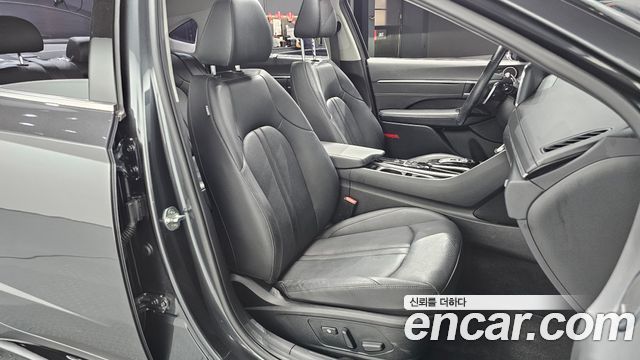 Hyundai Sonata 2022 — photo 16