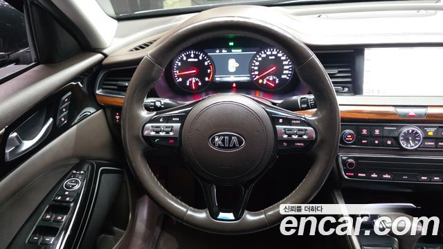 Kia K7 2017 — photo 13