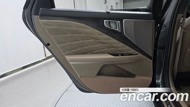 Kia K8 2022 — photo 15