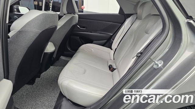 Hyundai AVANTE 2021 — photo 18