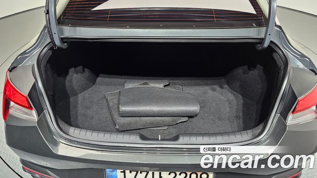 Hyundai AVANTE 2021 — photo 30
