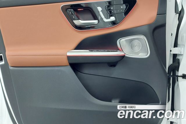 Mercedes-Benz GLC-Class 2026 — photo 12
