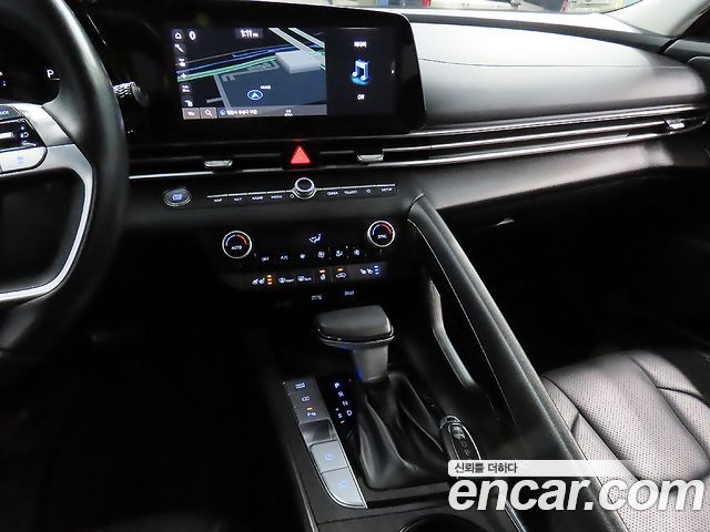 Hyundai AVANTE 2023 — photo 12