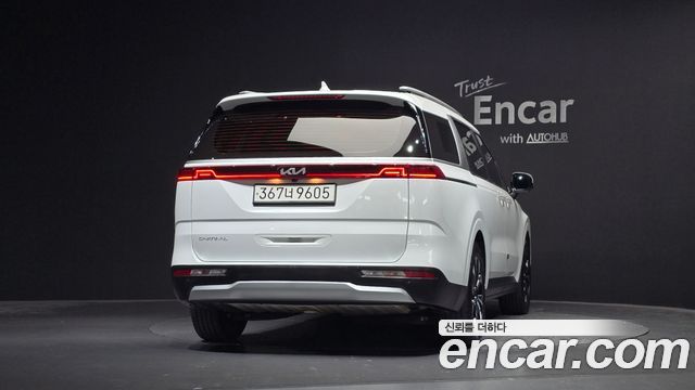 Kia Canival 2023 — photo 4