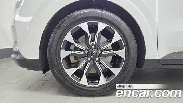 Kia Canival 2023 — photo 5