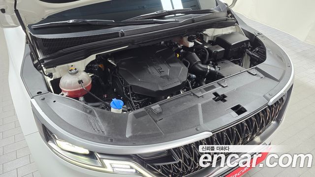 Kia Canival 2023 — photo 6
