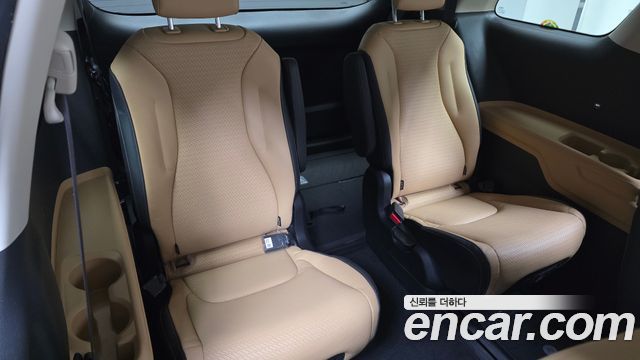 Kia Canival 2023 — photo 18