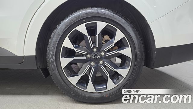 Kia Canival 2023 — photo 7