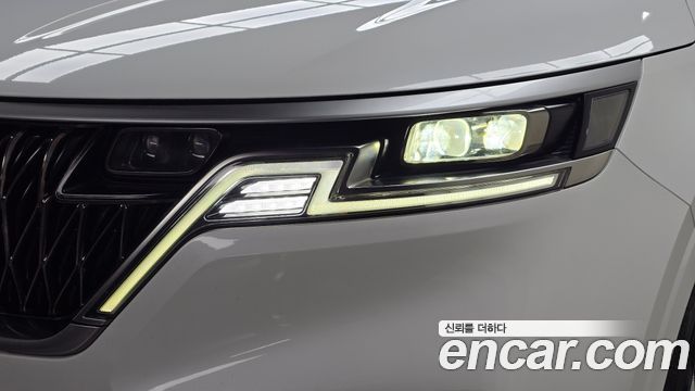 Kia Canival 2023 — photo 8