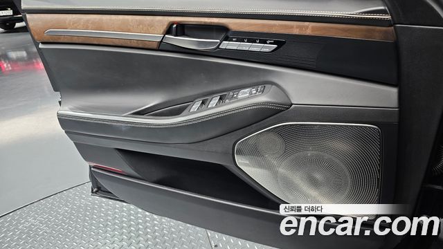 Genesis G90 2019 — photo 14