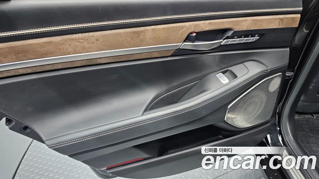 Genesis G90 2019 — photo 15
