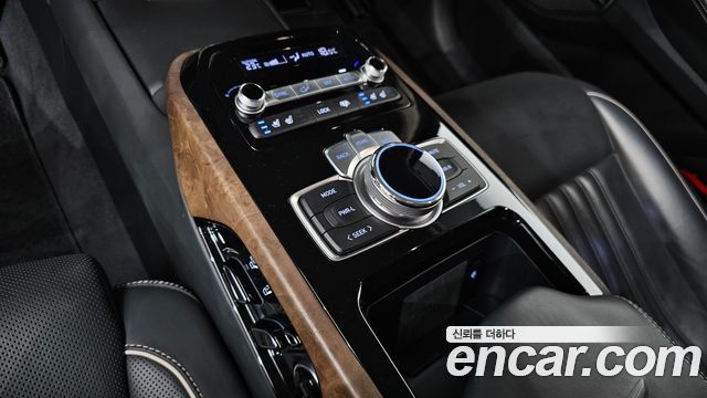 Genesis G90 2019 — photo 27