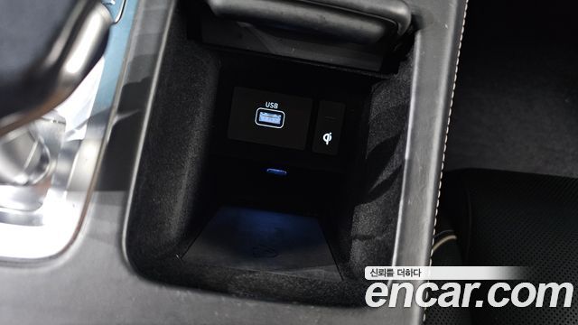 Genesis G90 2019 — photo 30