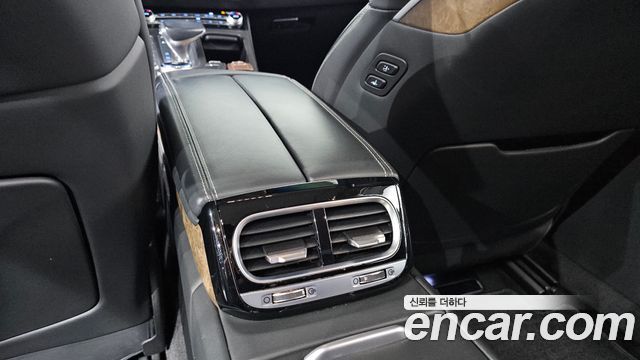 Genesis G90 2019 — photo 33