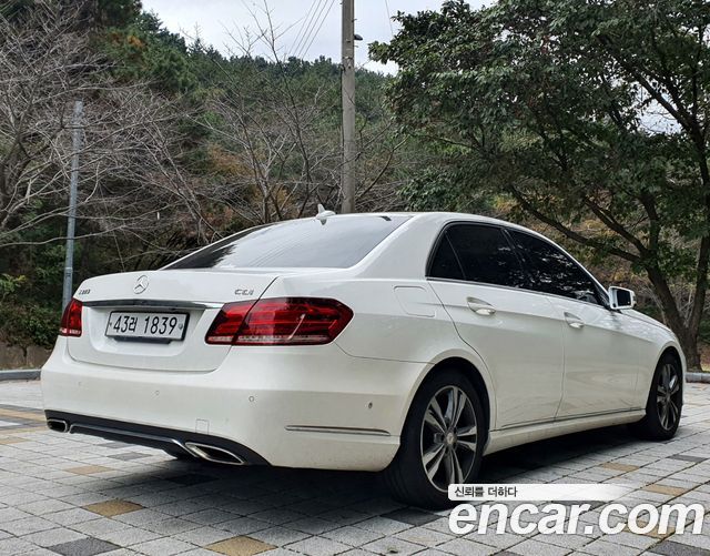 Mercedes-Benz E-Class 2014 — photo 3
