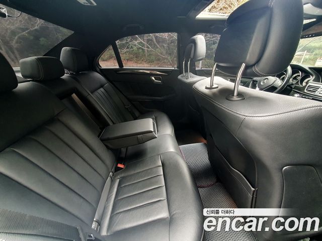 Mercedes-Benz E-Class 2014 — photo 9