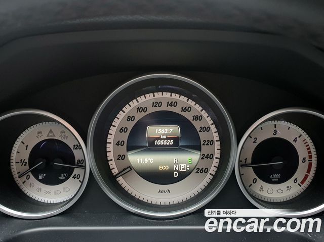 Mercedes-Benz E-Class 2014 — photo 10