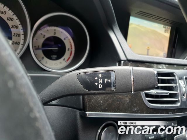 Mercedes-Benz E-Class 2014 — photo 12