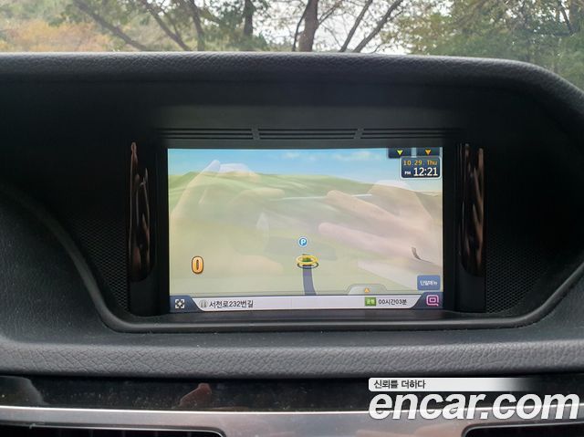 Mercedes-Benz E-Class 2014 — photo 13
