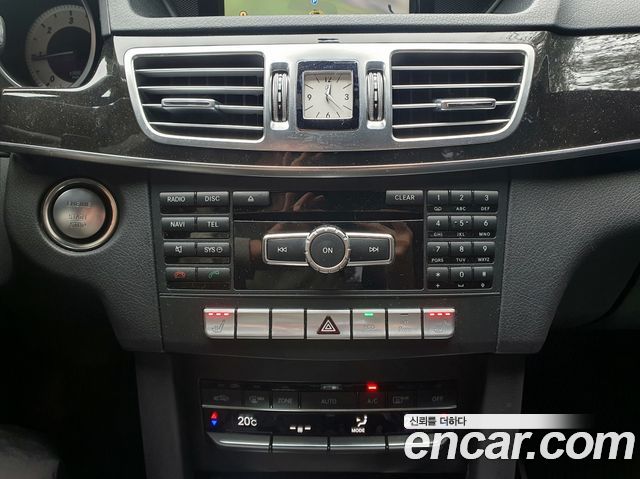 Mercedes-Benz E-Class 2014 — photo 14